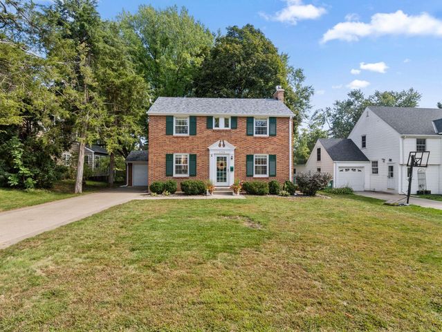 1776 Asbury Street, Falcon Heights, MN 55113