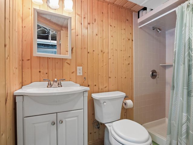 1776 Asbury Street, Falcon Heights, MN 55113
