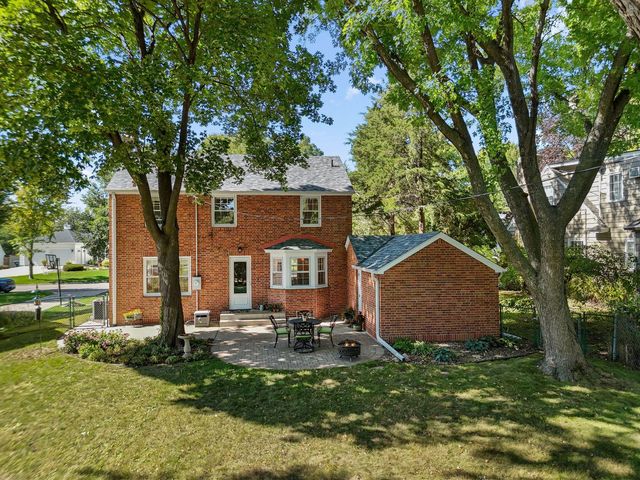 1776 Asbury Street, Falcon Heights, MN 55113