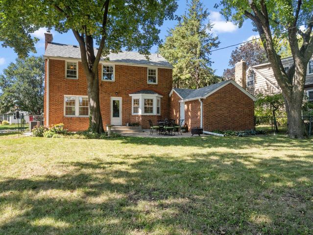 1776 Asbury Street, Falcon Heights, MN 55113
