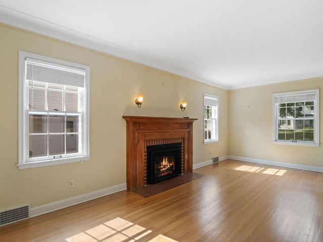 1776 Asbury Street, Falcon Heights, MN 55113
