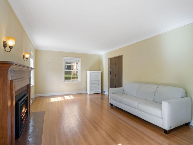 1776 Asbury Street, Falcon Heights, MN 55113