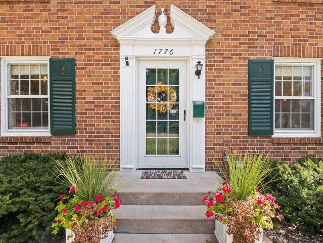 1776 Asbury Street, Falcon Heights, MN 55113