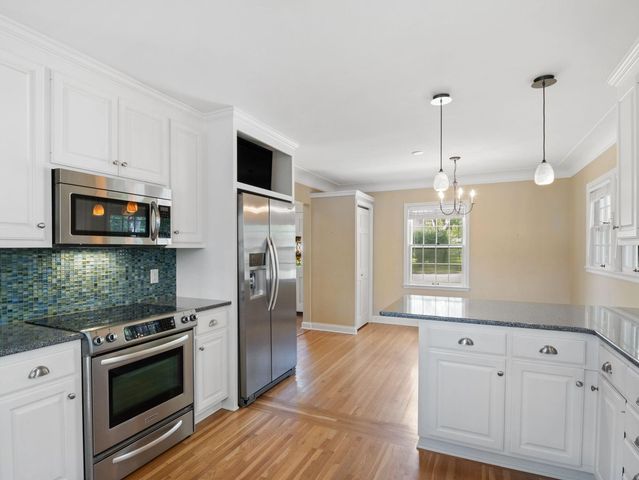 1776 Asbury Street, Falcon Heights, MN 55113