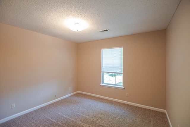 701 Peachers Dr Apt B, Clarksville, TN 37042