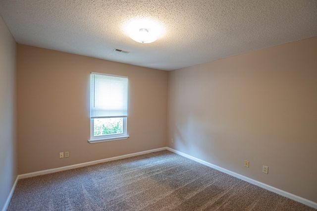 701 Peachers Dr Apt B, Clarksville, TN 37042