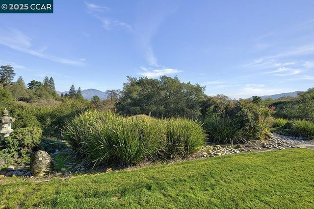 1429 Skycrest Dr 5, Walnut Creek, CA 94595