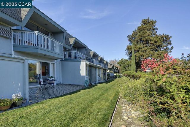 1429 Skycrest Dr 5, Walnut Creek, CA 94595