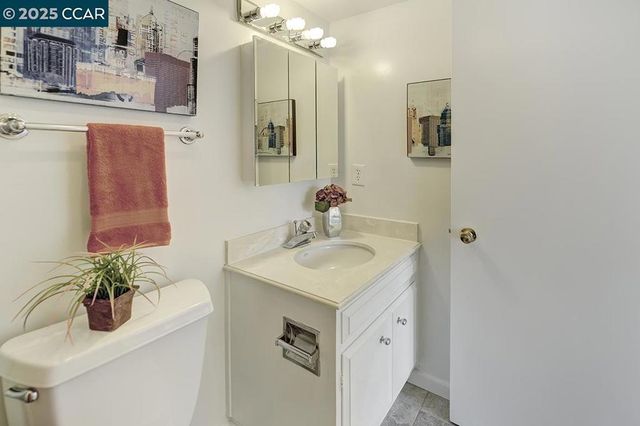 1429 Skycrest Dr 5, Walnut Creek, CA 94595