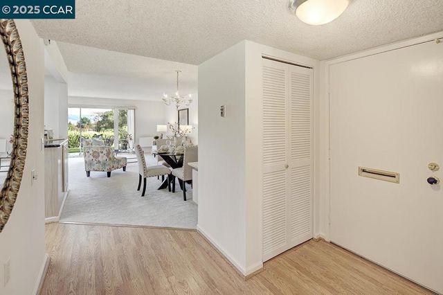 1429 Skycrest Dr 5, Walnut Creek, CA 94595