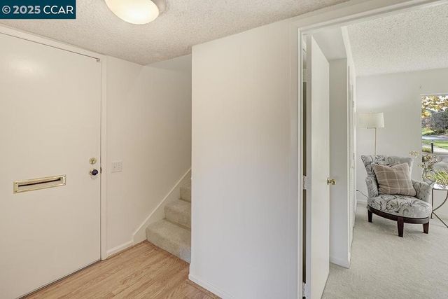 1429 Skycrest Dr 5, Walnut Creek, CA 94595