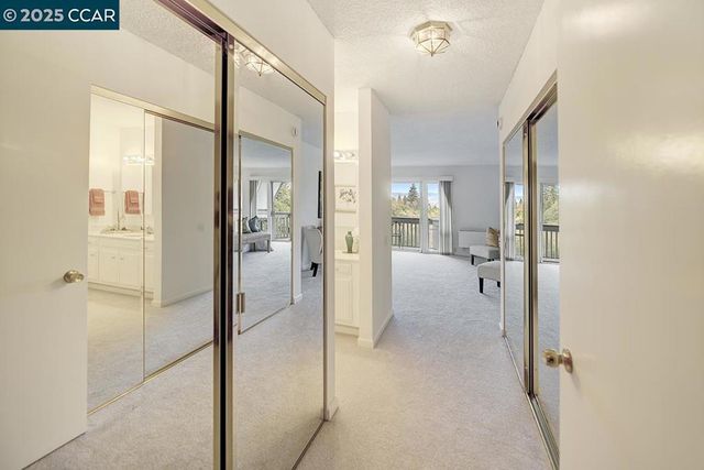 1429 Skycrest Dr 5, Walnut Creek, CA 94595