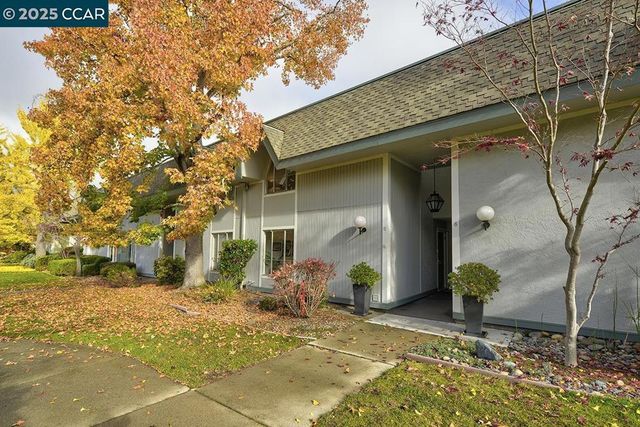 1429 Skycrest Dr 5, Walnut Creek, CA 94595