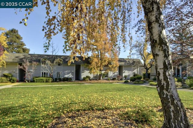 1429 Skycrest Dr 5, Walnut Creek, CA 94595