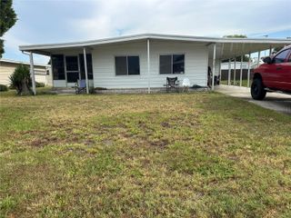 1109 NASSAU CIRCLE, Tavares, FL 32778