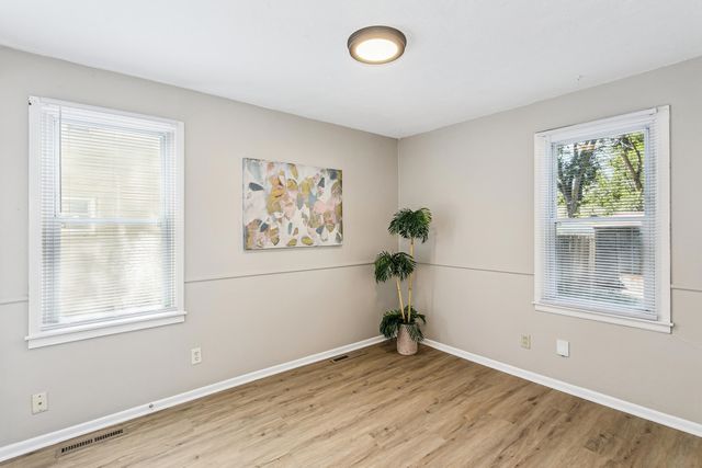 5901 E Bayley St, Wichita, KS 67218