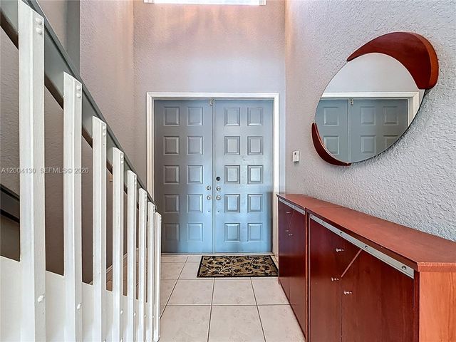 781 NE 195th St, Miami, FL 33179