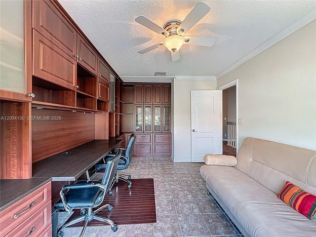 781 NE 195th St, Miami, FL 33179