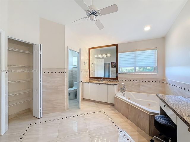 781 NE 195th St, Miami, FL 33179