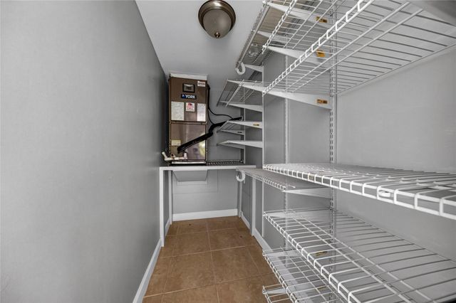 1900 NE 8th Court 308, Fort Lauderdale, FL 33304