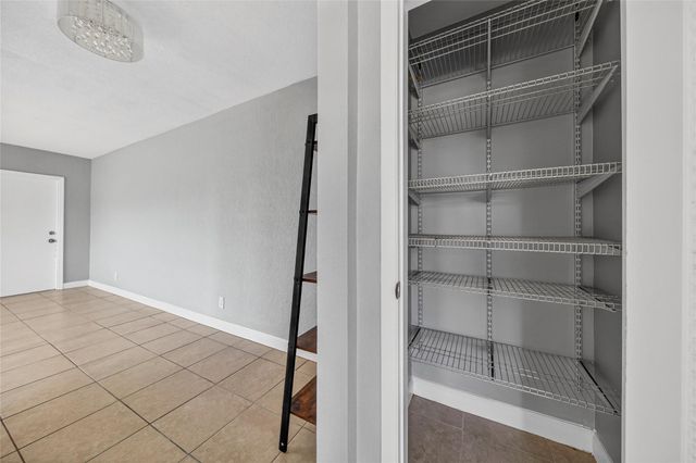 1900 NE 8th Court 308, Fort Lauderdale, FL 33304