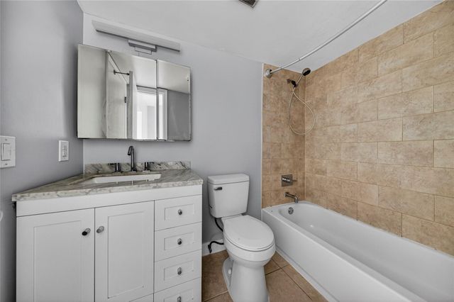 1900 NE 8th Court 308, Fort Lauderdale, FL 33304