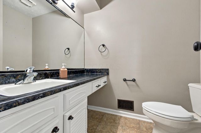 5449 Timberlake Circle, Orient, OH 43146