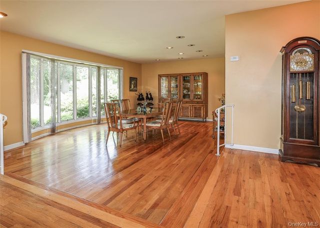 199 Hanson Lane, New Rochelle, NY 10804