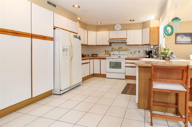 199 Hanson Lane, New Rochelle, NY 10804