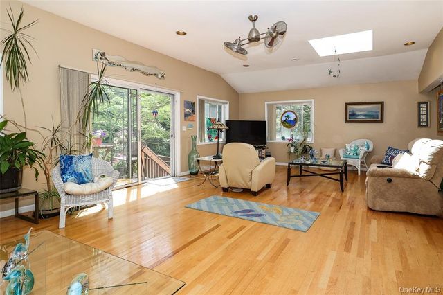 199 Hanson Lane, New Rochelle, NY 10804