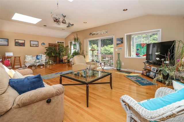 199 Hanson Lane, New Rochelle, NY 10804