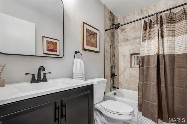 1225 Cheshire Lane, Webster Groves, MO 63119