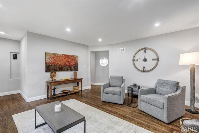 1225 Cheshire Lane, Webster Groves, MO 63119