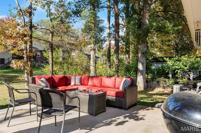 1225 Cheshire Lane, Webster Groves, MO 63119