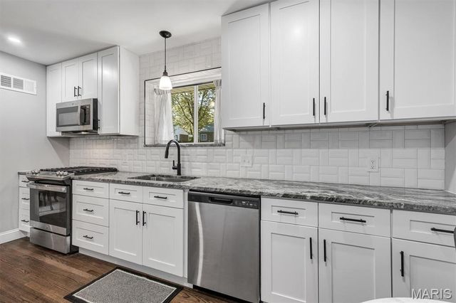 1225 Cheshire Lane, Webster Groves, MO 63119
