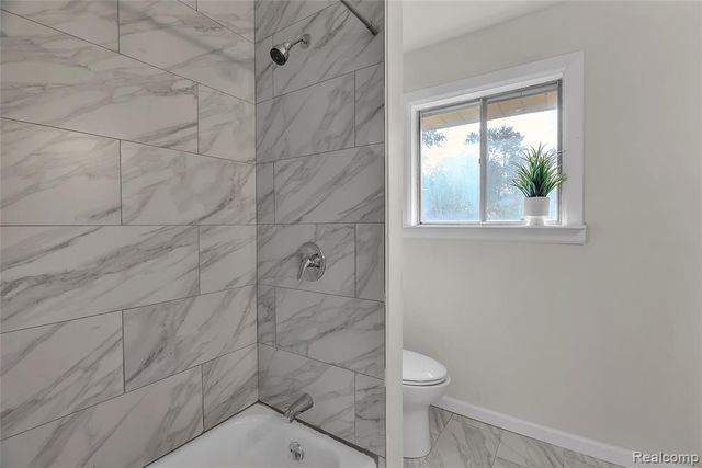 17150 Wakenden, Redford, MI 48240