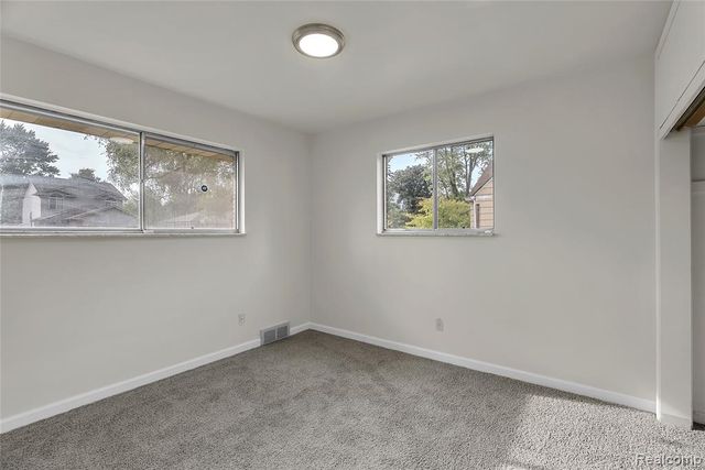 17150 Wakenden, Redford, MI 48240