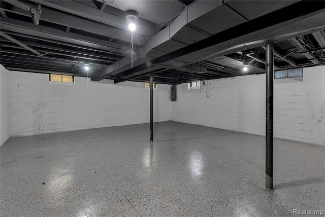 17150 Wakenden, Redford, MI 48240