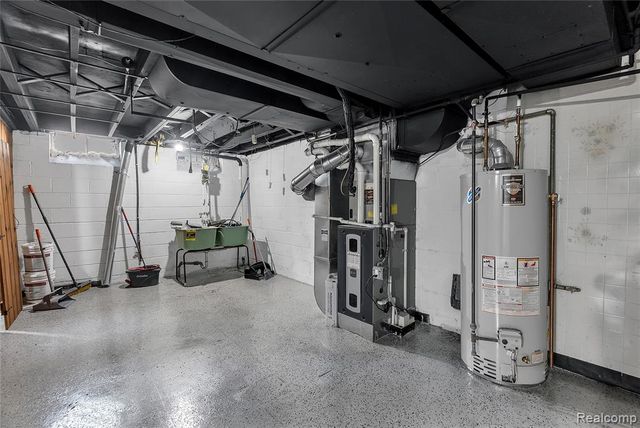 17150 Wakenden, Redford, MI 48240