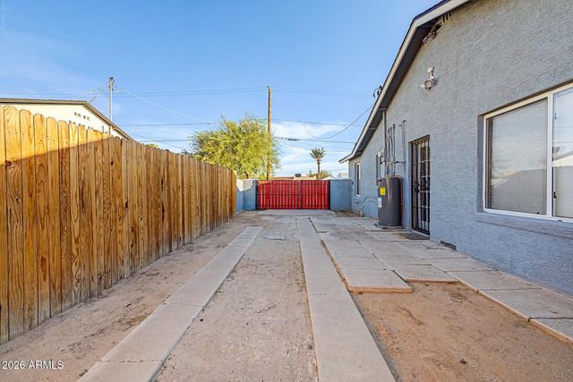 2638 E WILLETTA Street, Phoenix, AZ 85008