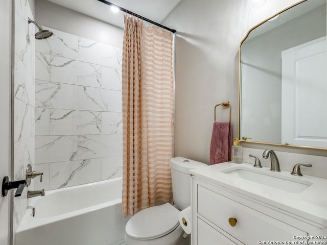 114 New Haven, San Antonio, TX 78209