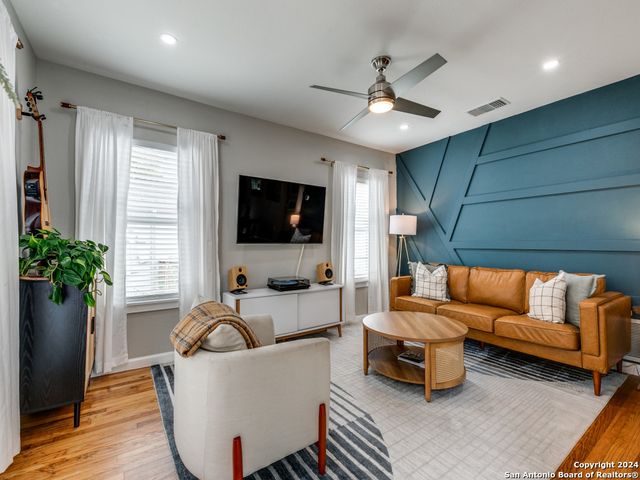 114 New Haven, San Antonio, TX 78209