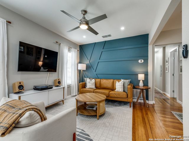 114 New Haven, San Antonio, TX 78209