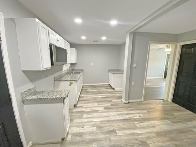 506 Azalea Drive, La Marque, TX 77568