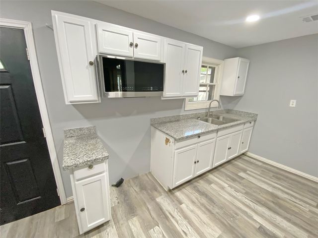 506 Azalea Drive, La Marque, TX 77568