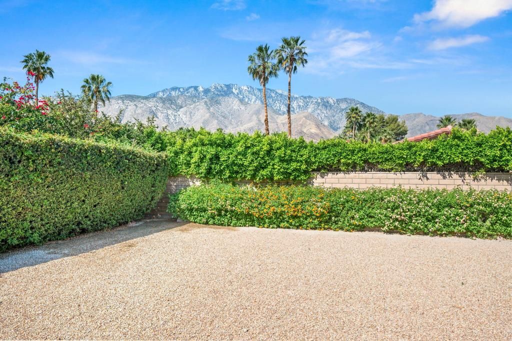 1305 E Rosarito Way, Palm Springs, CA 92262