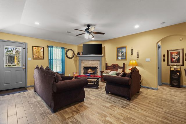 816 Elmo Drive, Seagoville, TX 75159
