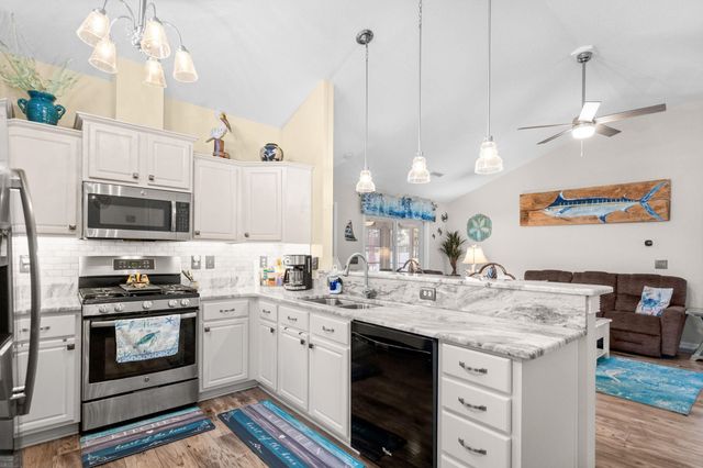 606 Leprachaun Ln., Murrells Inlet, SC 29576