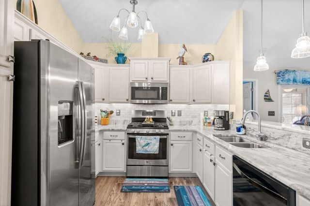 606 Leprachaun Ln., Murrells Inlet, SC 29576