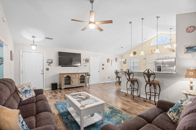 606 Leprachaun Ln., Murrells Inlet, SC 29576